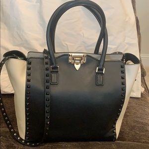 Authentic Valentino Garavani Rockstud Leather Bag